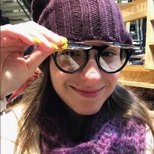 Meet your Posher, Clara